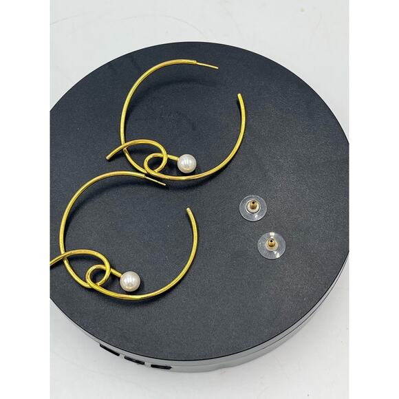 Amber Sceats Designer Gold Plated White Pearl Swirl Loopy Hoop Pierced Earrings - Picture 4 of 6